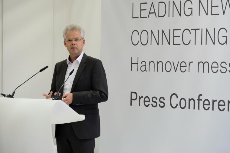 Jörg Diederichs, CTO and VP of New Business from Huawei Technologies in Düsseldorf, delivers a speech at HANNOVER MESSE 2018